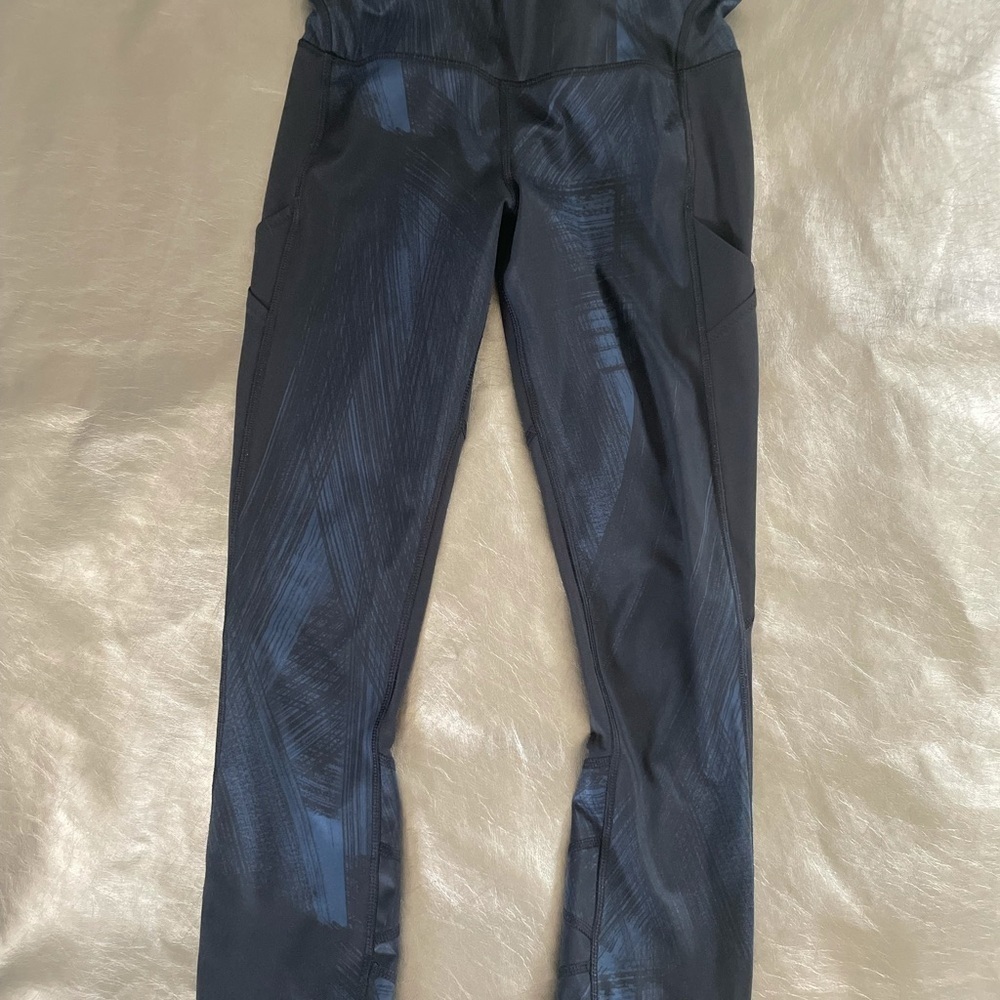 Lululemon Fresh Mesh Run Crop - Picture 5 of 8